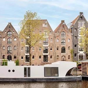 Houseboat The Floating Nest Amsterdam